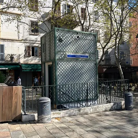Plein Centre Avec Parking Bastia (Corsica)